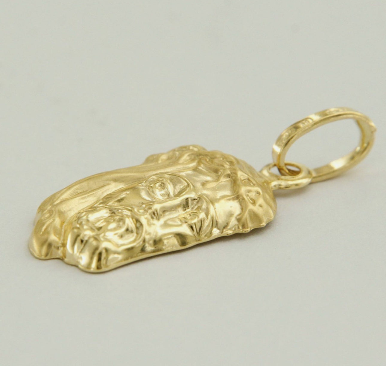 5.9Grams Solid 18k Gold Jesus Christ
Crown Thorns Charm Pendant