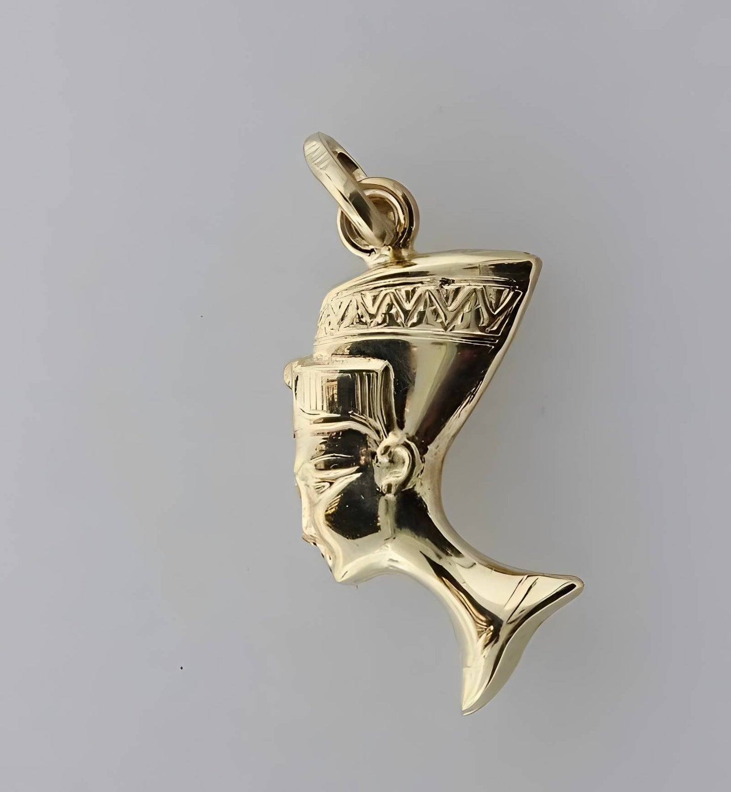 1.7Grams 18Karat Gold Nefertiti Pendant