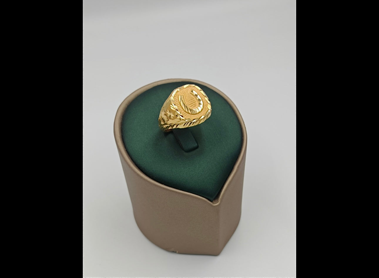 18Karat Solid Gold Men's Horseshoe Ring.