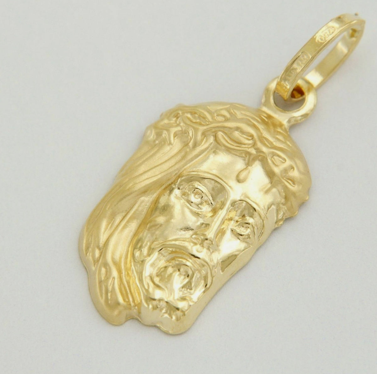 5.9Grams Solid 18k Gold Jesus Christ
Crown Thorns Charm Pendant