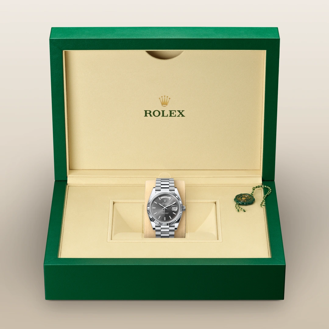 ROLEX DAY-Date 40 Oyster, 40 mm, Platinum RMC: M228236-0013